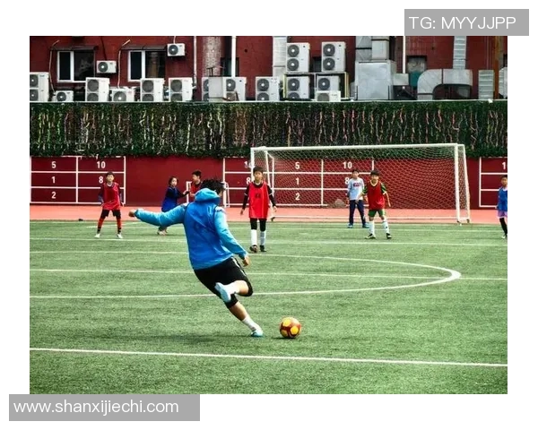 斯字开头的足球明星盘点他们在绿茵场上的传奇故事与辉煌成就